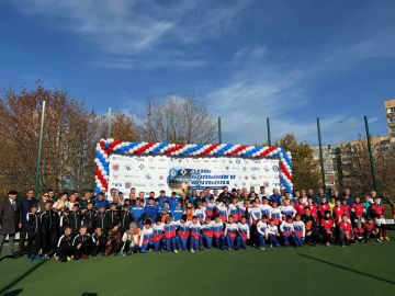 В Мариуполе состоялась товарищеская встреча сборных команд по футболу городов-побратимов Санкт-Петербурга и Мариуполя