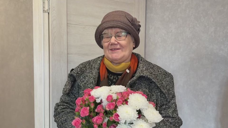 Санкт-Петербург помог восстановить квартиру заслуженному учителю из Мариуполя