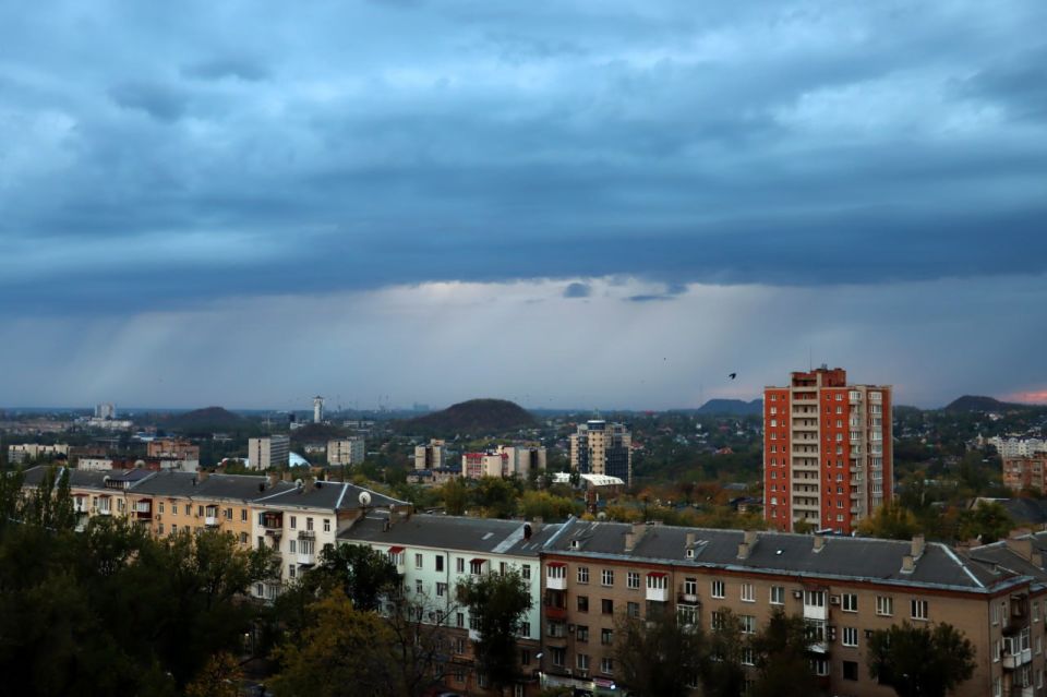 Из-за обильных осадков участились жалобы на протечки кровель в многоквартирных домах