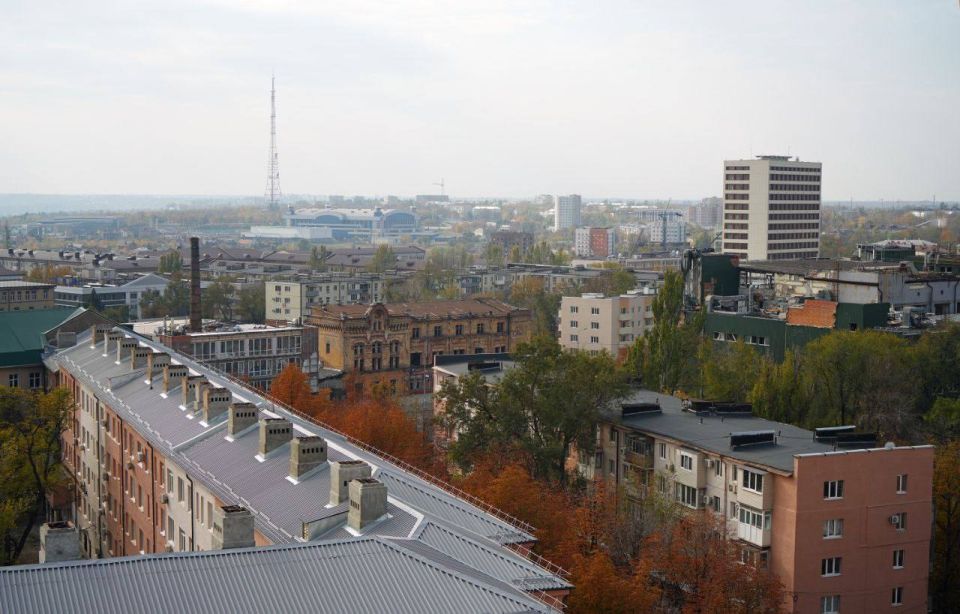 В Мариуполе до конца 2025 года отремонтируют кровли в 30 многоквартирных домах