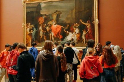 250 школьников из Мариуполя провели осенние каникулы в городах России