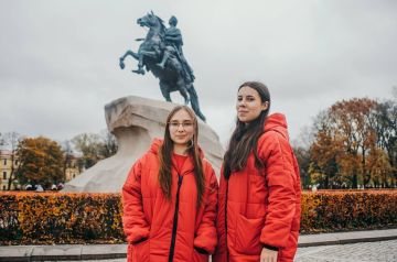 Школьники из Мариуполя побывали в Москве, Петербурге, Орле и Крыму
