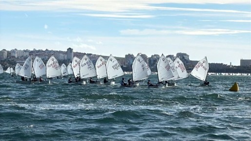 Мариупольские яхтсмены покорили волны Геленджикской регаты!