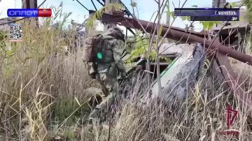 Бойцы спецподразделения Росгвардии во время инженерной разведки обнаружили в одном из подвалов мариупольского завода "Азовсталь" бывший пункт размещения украинских боевиков