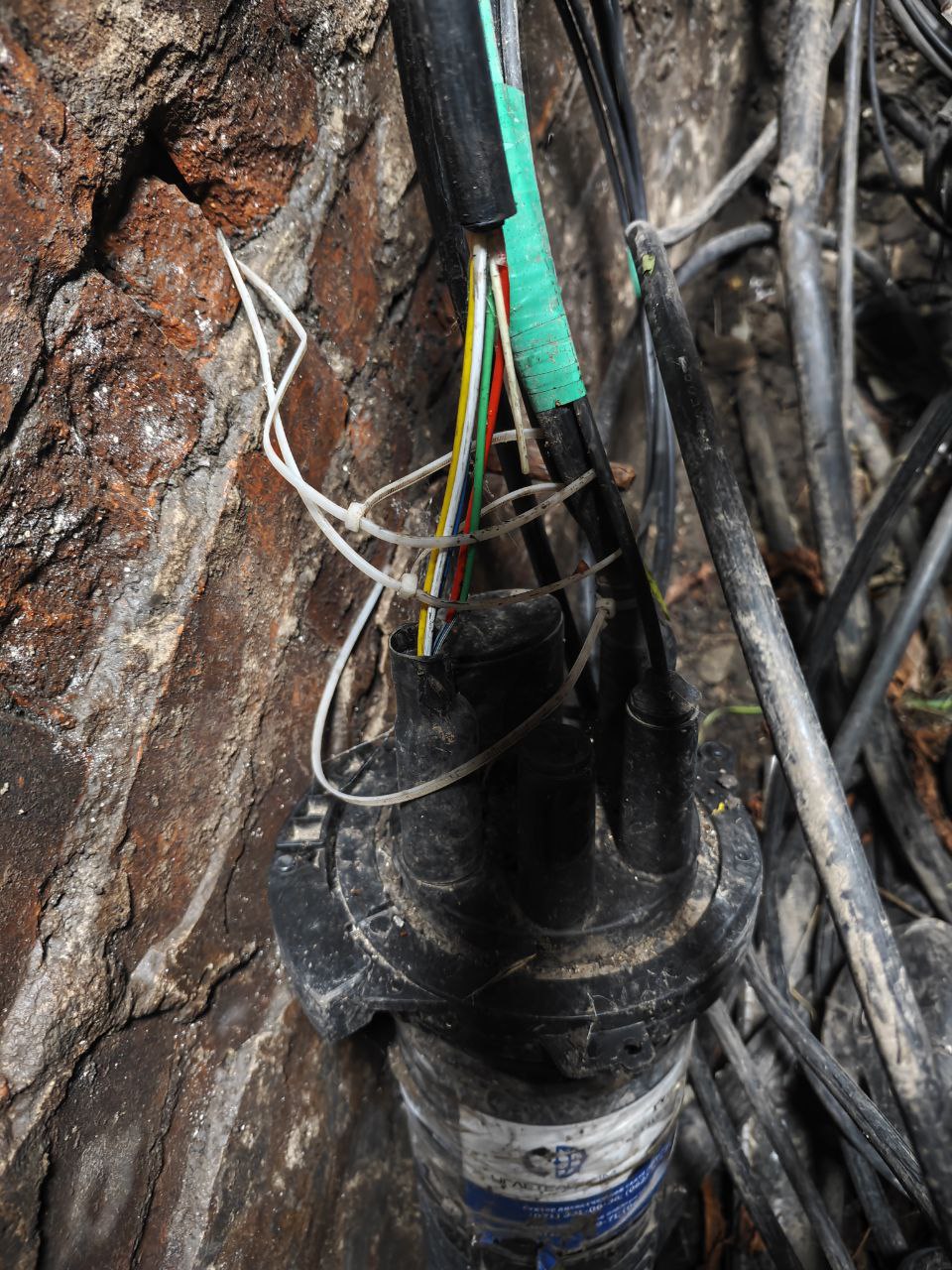 06.11.2025 в 09:58 диспетчерской службой ГУП ДНР «УГЛЕТЕЛЕКОМ» в г. Мариуполь было зафиксировано повреждение магистральной волоконно-оптической линии связи (24 волокна) по адресам: ул. Кленовая балка- ул. Таганрогская