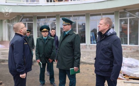 Валерий Пикалёв проинспектировал ход ремонтно-восстановительных работ объектов таможенной инфраструктуры в Мариуполе