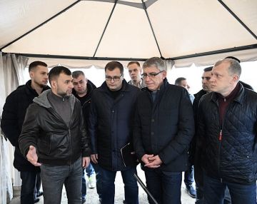 Денис Пушилин и Дмитрий Миляев проинспектировали ход восстановительных работ в Мариуполе