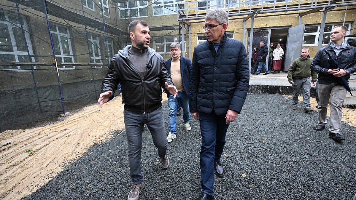 Миляев и Пушилин проинспектировали ход строительства соцобъектов в Мариуполе