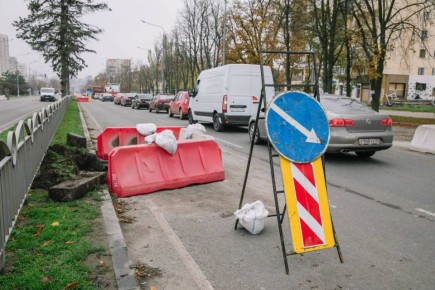 В Мариуполе ремонтируют дороги в центре города