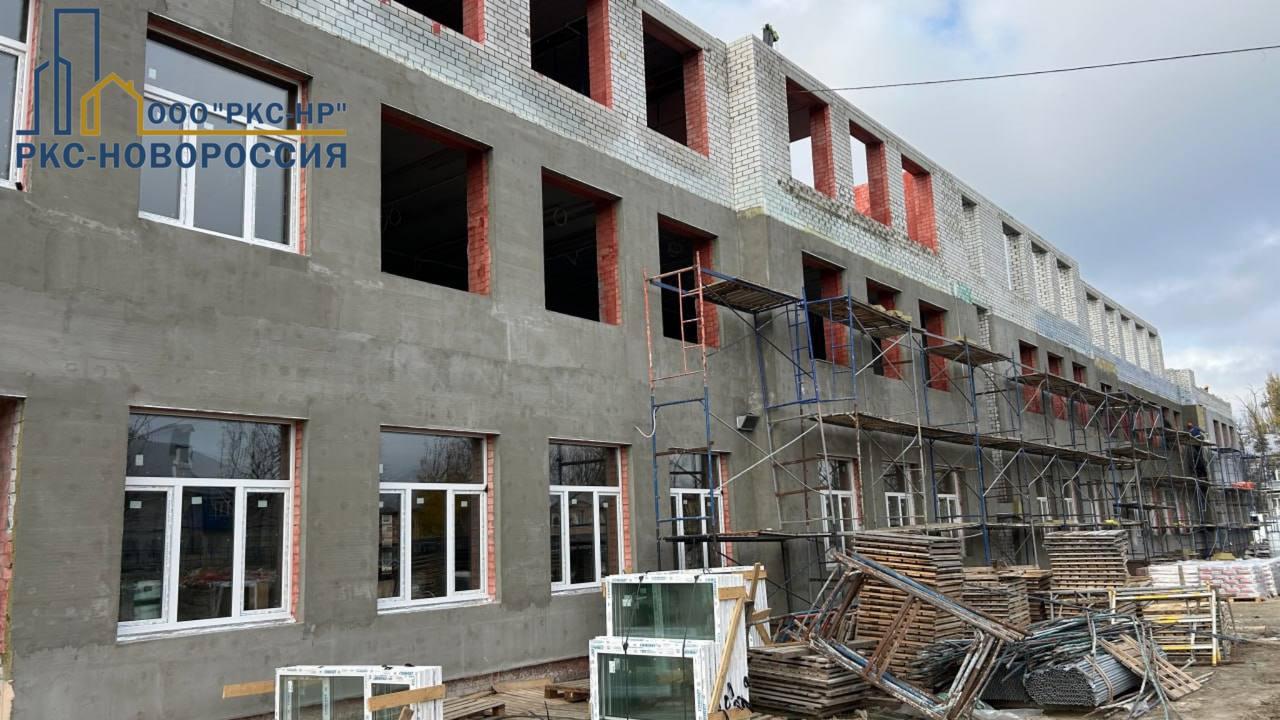 Продолжаются работы по восстановлению школы №40 в Орджоникидзевском районе Мариуполя