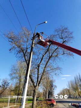 За неделю энергетики установили на улицах Мариуполя 50 новых светильников
