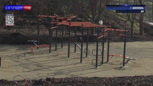 Специалисты из Санкт-Петербурга занимаются благоустройством парка на Левом берегу!