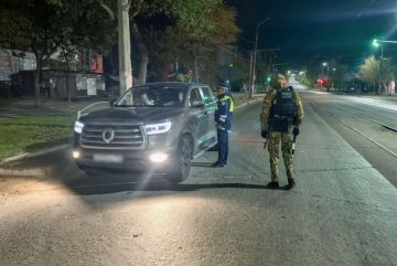 Сотрудники полиции провели комплексную проверку одного из районов Мариуполя