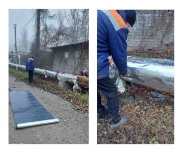 Сотрудники филиала «Мариупольтеплосеть» ГУП ДНР «ДОНБАССТЕПЛОЭНЕРГО» проводят ремонтные работы в Ильичевском районе