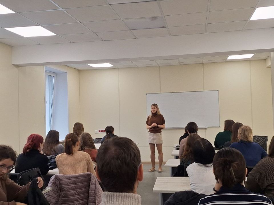 Диалог о будущем. В Приазовском государственном техническом университете – филиале НИУ МГСУ прошла встреча в рамках федерального проекта «ГосСтарт. Диалог»! Со студентами социально-гуманитарного факультета встретилась...