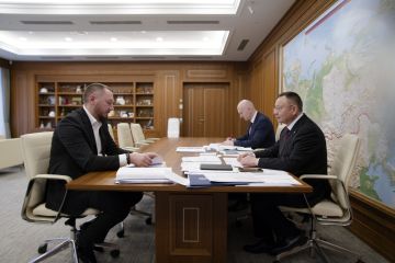 Министр строительства и ЖКХ РФ Ирек Файзуллин провел рабочую встречу с генеральным директором ООО «РКС-НР», дочернего общества подведомственного Министерству ФАУ «РосКапСтрой» Ильдаром Шариповым