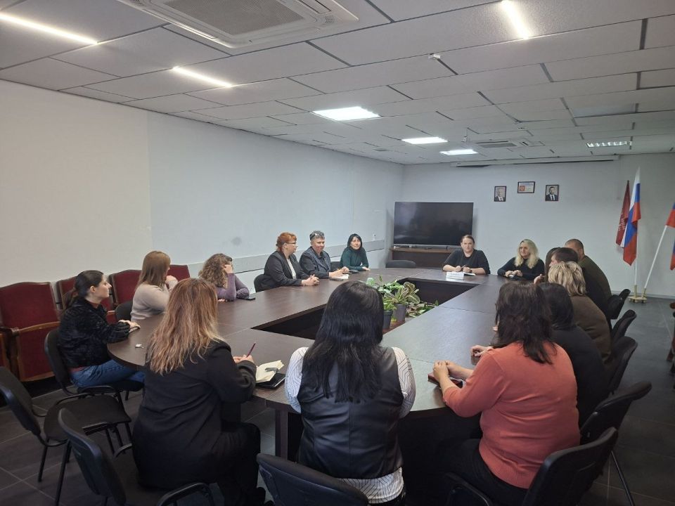 Состоялась встреча первого заместителя руководителя Управы Ильичевского внутригородского района города Мариуполь Соломиной Татьяны с сотрудниками Управы