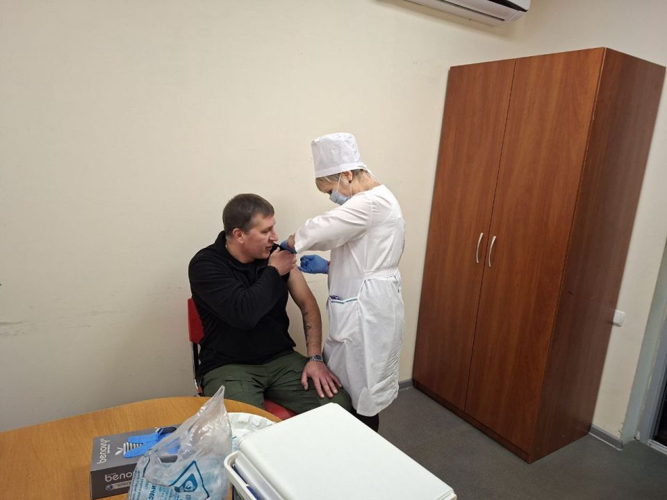 Сотрудники Управы Ильичевского внутригородского района города Мариуполь прошли организованную вакцинацию от гриппа на рабочих местах