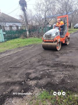 Мариупольские дорожники обустроили проезжую часть в частном секторе Жовтневого района