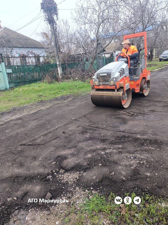 Мариупольские дорожники обустроили проезжую часть в частном секторе Жовтневого района