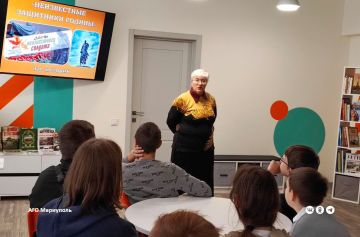 В День Неизвестного солдата для мариупольских школьников провели час истории