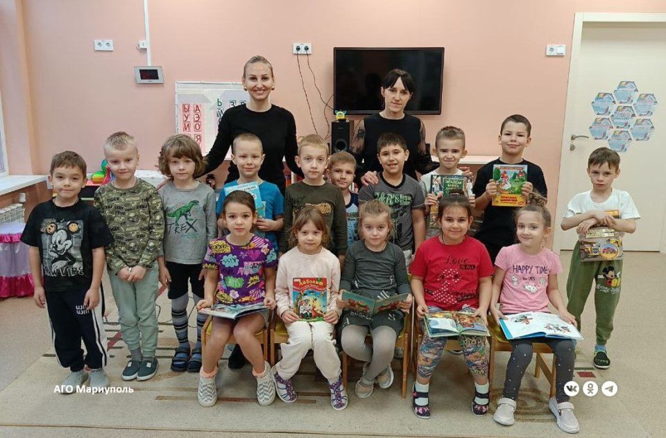 В мариупольской библиотеке имени Гоголя для малышей левобережья провели литературный вернисаж