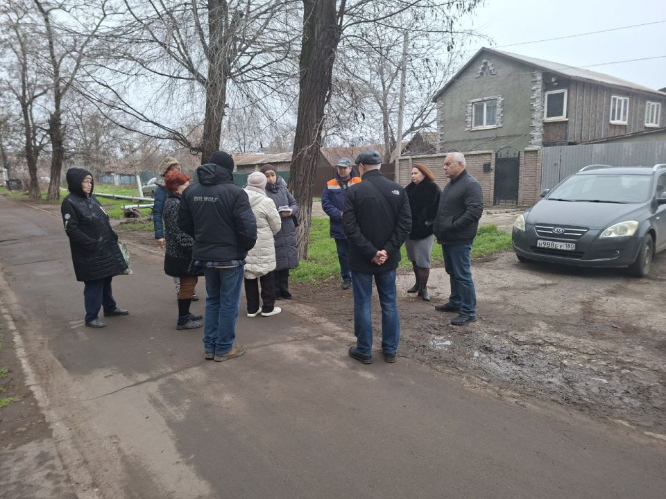 Сегодня состоялась встреча с жителями домов №223, 225, расположенных по проспекту Металлургов