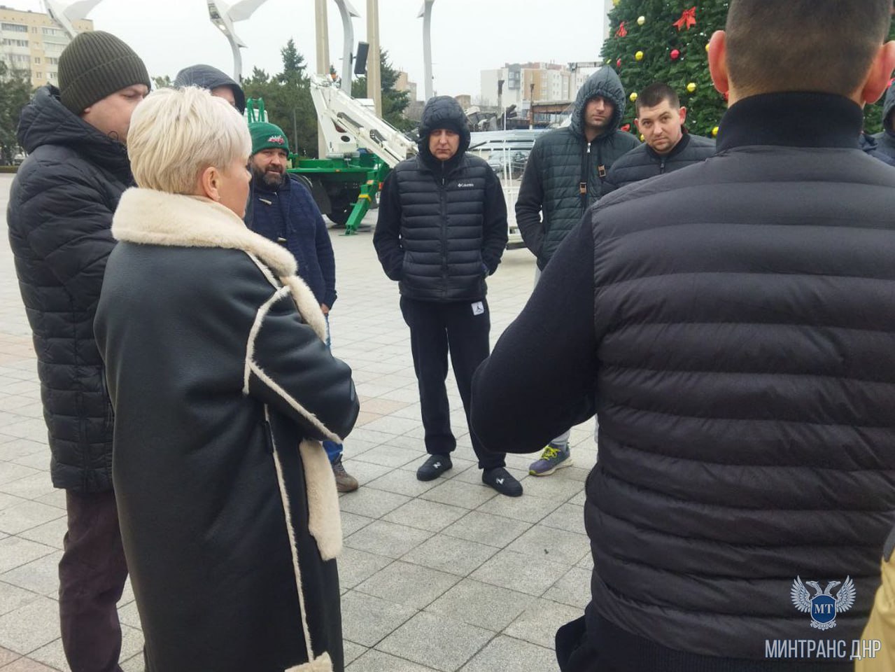 Очередное выездное информационно-профилактическое мероприятие по предупреждению нарушений законодательства в сфере деятельности служб заказа легкового такси прошло в Мариуполе