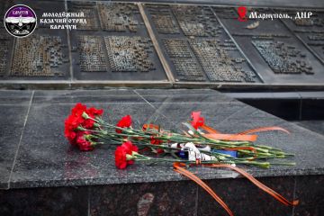 Молодёжный Казачий отряд «Карачун» Мариупольского куреня почтили память погибшим героям Отечества