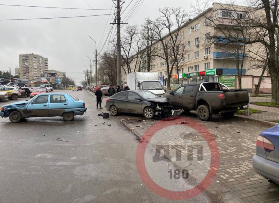 ДТП произошло на пр. Ленинградском в Мариуполе