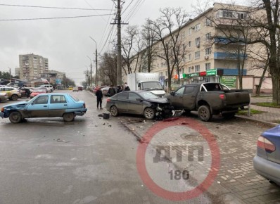 ДТП произошло на пр. Ленинградском в Мариуполе