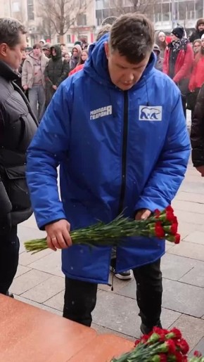 Сегодня по всей стране вспоминают тех, кто отдал жизнь ради того, чтобы донести людям правду