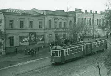 Мариупольтранс: Проезд в трамвае всего три копейки стоил, но льготных категорий не было – платили все