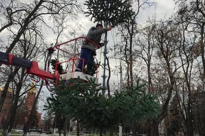 Мариуполь продолжают преображать к Новому году