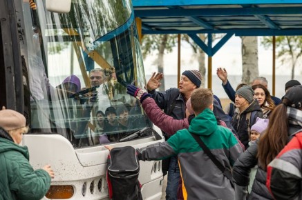 СВОИ навсегда: драма о подвигах волонтеров в Мариуполе вышла на онлайн-сервисах