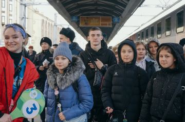 В преддверии новогодних праздников юные жители Мариуполя вновь посетят Санкт-Петербург