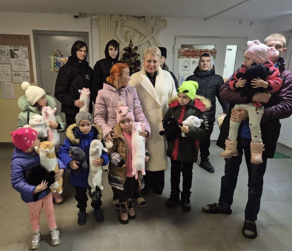 «Сотвори чудо»: в Мариуполе подарили праздник детям из многодетных и малоимущих семей