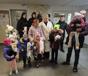 «Сотвори чудо»: в Мариуполе подарили праздник детям из многодетных и малоимущих семей