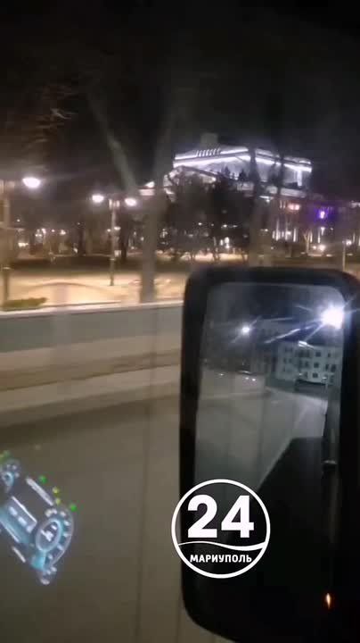 Вечерний Мариуполь.. Поездка на машине вокруг драмтеатра. (от подписчиков) Мы в Telegram