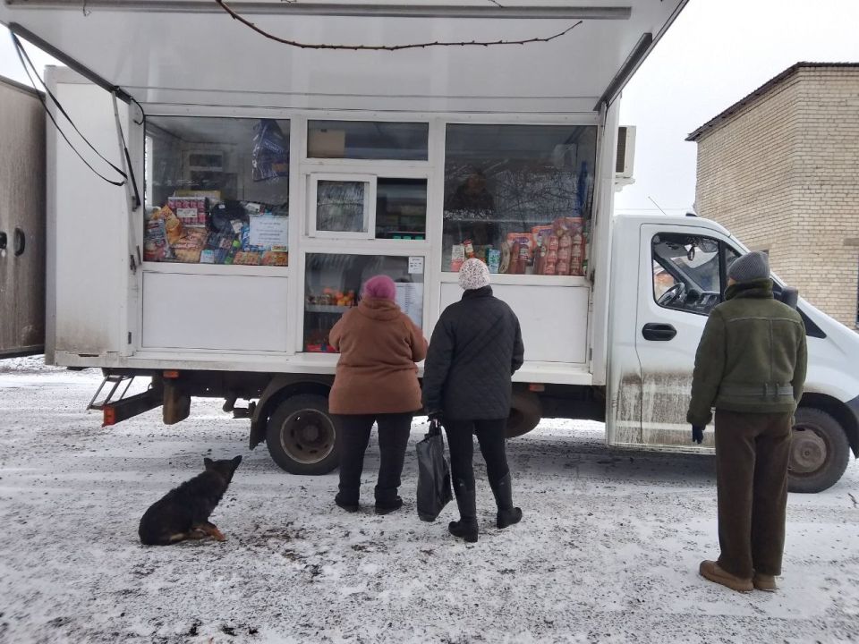 С 24 по 26 декабря 2025 года осуществлена выездная торговля с использованием автомагазинов в населенных пунктах городских округов Донецк, Горловка, Мариуполь, на территории г. Авдеевка, также Волновахского, Володарского...