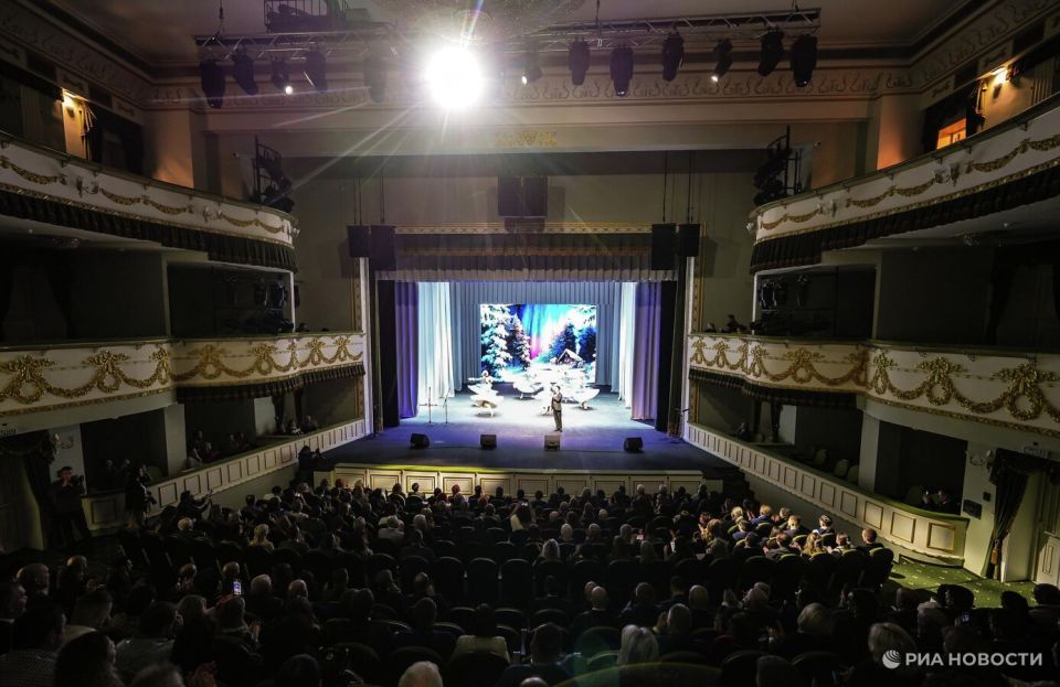 В Мариуполе торжественно открыли драматический театр