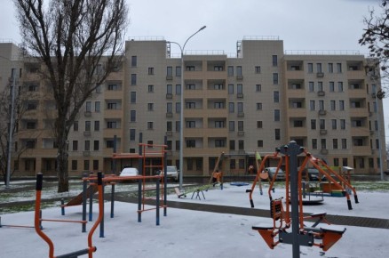 В Мариуполе завершили строительство шестиэтажного дома: квартиры получат утратившие жилье во время боев