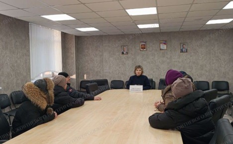 В Управе Жовтневого внутригородского района города Мариуполя состоялась рабочая встреча заместителя руководителя управы Ирины Кондратенко с жителями района