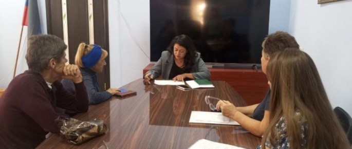 В Приморском внутригородском районе города Мариуполь прошла встреча жителей с исполняющим обязанности руководителя Управы Еленой Пантелеевной Голяка