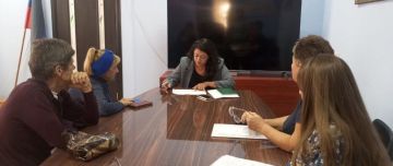 В Приморском внутригородском районе города Мариуполь прошла встреча жителей с исполняющим обязанности руководителя Управы Еленой Пантелеевной Голяка