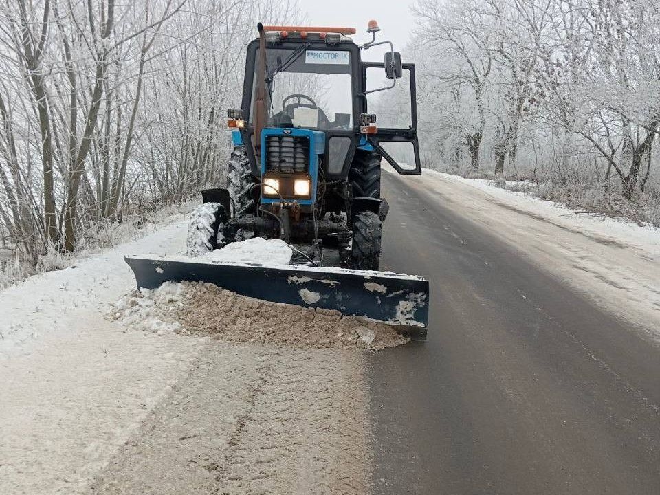 Александр Бондаренко: Ежедневно в любых погодных условиях наши дорожники обеспечивают безопасность движения на дорогах общего пользования Республики В рамках зимнего содержания автомобильных дорог под контролем...