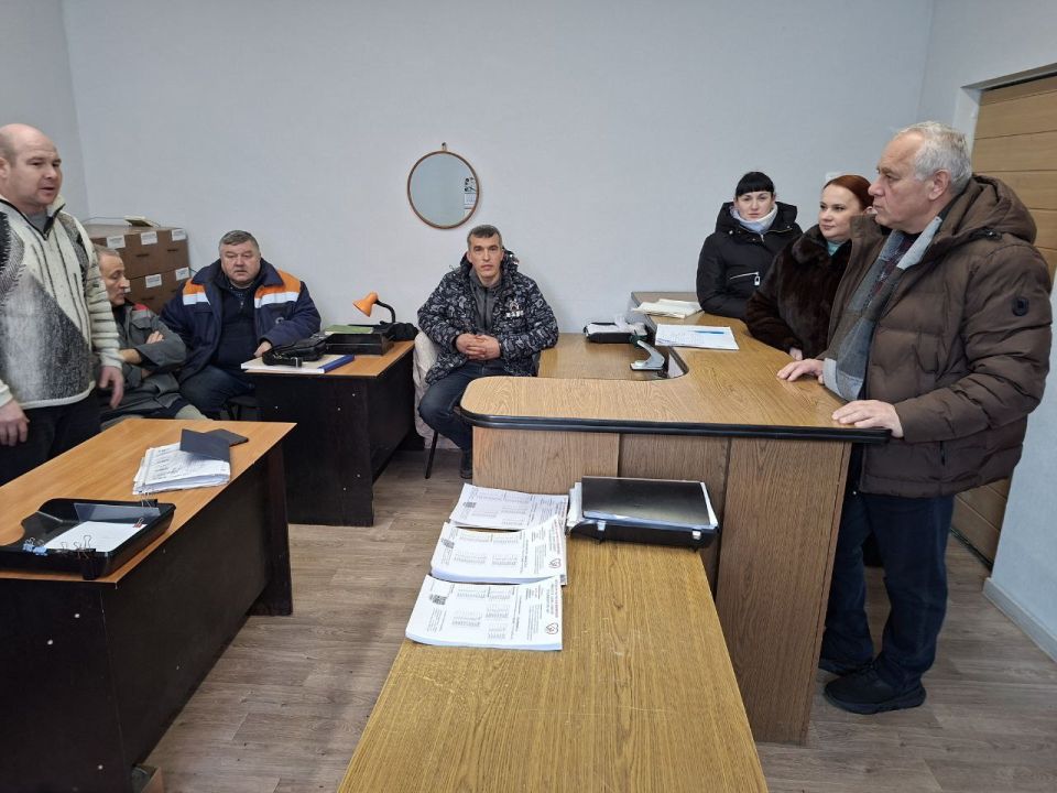 Руководитель Управы Ильичевского внутригородского района города Мариуполь Скударь Владимир совместно с заместителем руководителя Соломиной Татьяной провели встречу с сотрудниками участка Ильичевского района филиала...