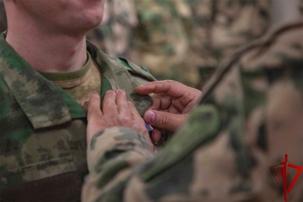 В ДНР вручили награды отличившимся военнослужащим Росгвардии