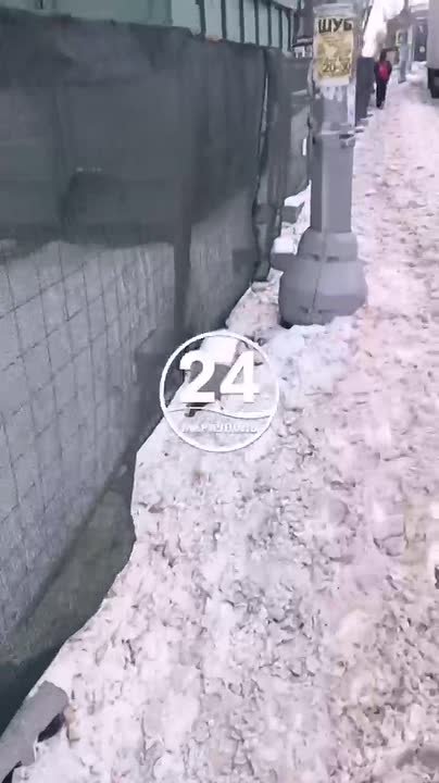 ПИШУТ ЧИТАТЕЛИ. В наши соцсети пришло сообщение от подписчиков, которые обеспокоены безопасностью детей, посещающих Центральную школу искусств: Дети, которые идут в Центральную школу искусств ежедневно сталкиваются с полосой...