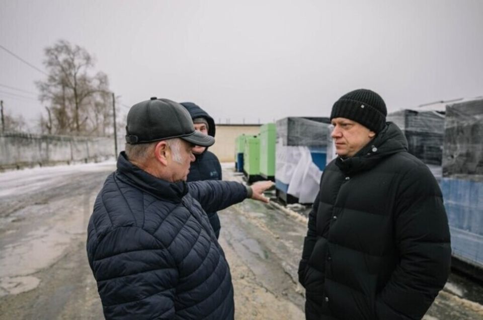 Регион-шеф передал Мариуполю генераторы для объектов критической инфраструктуры